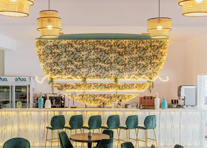 Zoe Hotel, Trypiti & Hive Water Park 4*