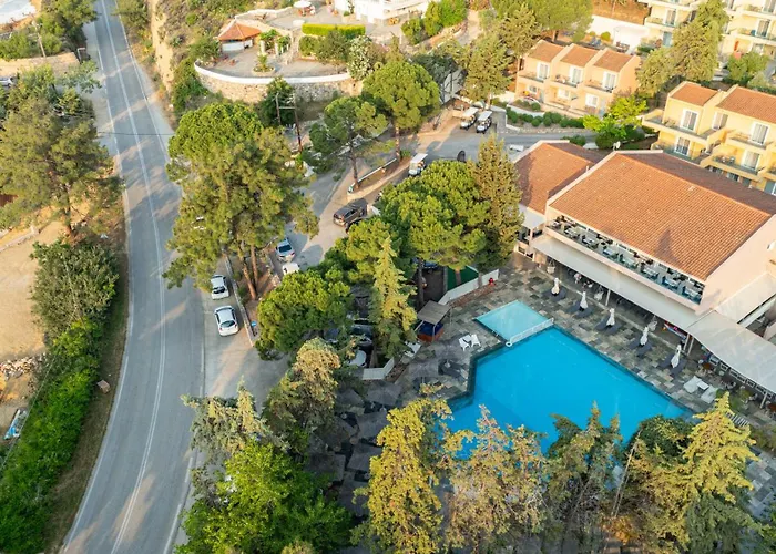 Zoe Hotel, Trypiti & Hive Water Park 4*