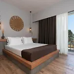Zoe Hotel, Trypiti & Hive Water Park 4* לימנריה