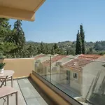 מלון Zoe Hotel, Trypiti & Hive Water Park
