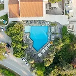 מלון Zoe Hotel, Trypiti & Hive Water Park 4*