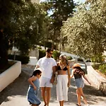 Zoe Hotel, Trypiti & Hive Water Park מלון לימנריה