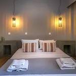 Zoe Hotel, Trypiti & Hive Water Park מלון לימנריה