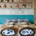 מלון Zoe Hotel, Trypiti & Hive Water Park