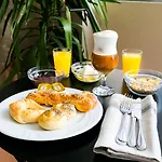 Zoe Hotel, Trypiti & Hive Water Park 4* לימנריה