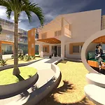 מלון Zoe Hotel, Trypiti & Hive Water Park