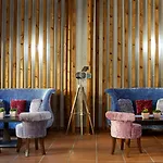 מלון Zoe Hotel, Trypiti & Hive Water Park 4*