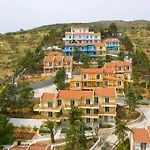 מלון Zoe Hotel, Trypiti & Hive Water Park