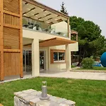 Zoe Hotel, Trypiti & Hive Water Park לימנריה