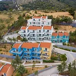 מלון Zoe Hotel, Trypiti & Hive Water Park
