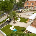 מלון Zoe Hotel, Trypiti & Hive Water Park 4*