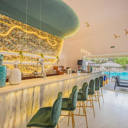 酒店 Zoe Hotel, Trypiti & Hive Water Park