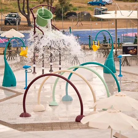 Zoe Hotel, Trypiti & Hive Water Park ホテル