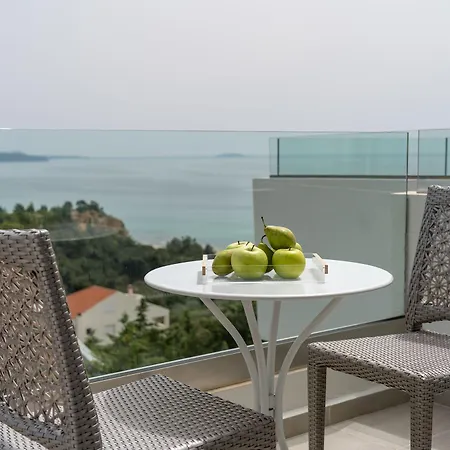 Хотел Zoe Hotel, Trypiti & Hive Water Park Лименария