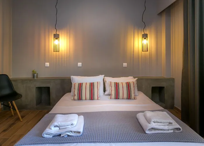 Zoe Hotel, Trypiti & Hive Water Park מלון לימנריה