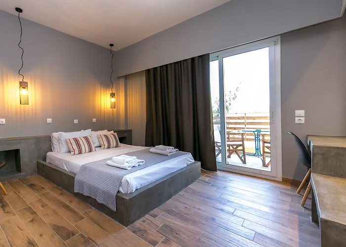 Zoe Hotel, Trypiti & Hive Water Park 4* לימנריה