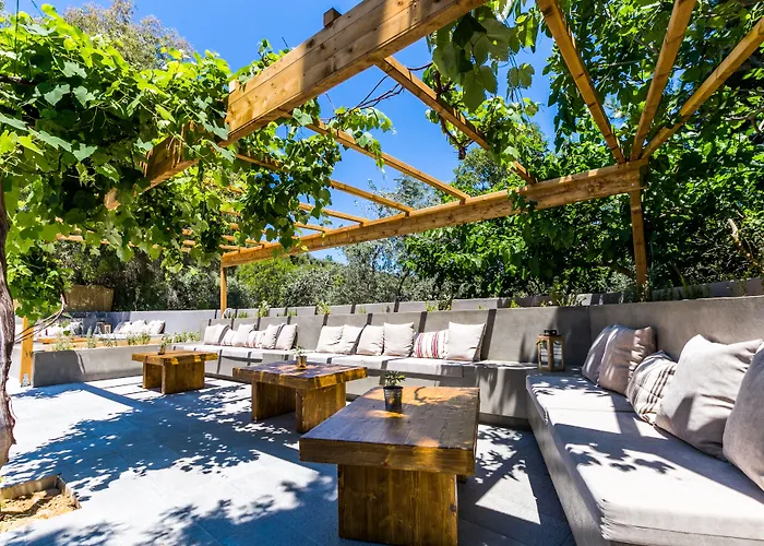 מלון Zoe Hotel, Trypiti & Hive Water Park לימנריה