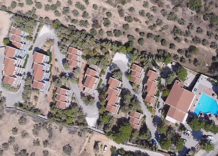 מלון Zoe Hotel, Trypiti & Hive Water Park לימנריה