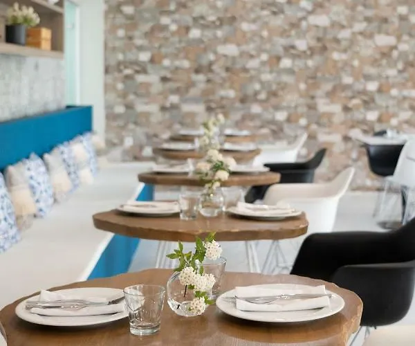 Zoe Hotel, Trypiti & Hive Water Park