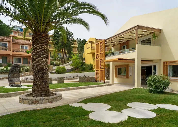 Zoe Hotel, Trypiti & Hive Water Park ホテル 4*