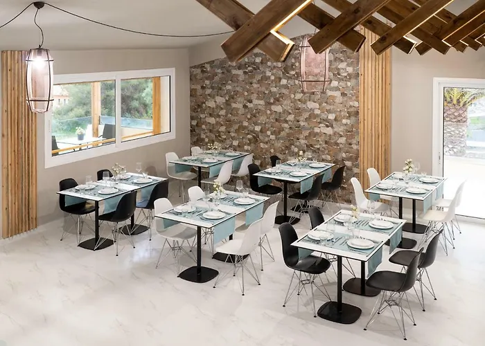 Zoe Hotel, Trypiti & Hive Water Park לימנריה